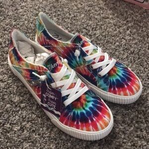 NWT Blowfish Fruit Rainbow Tie Dye Sneakers 8.5M